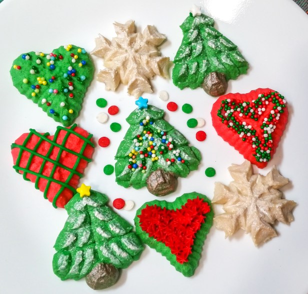 Christmas Is Love Spritz Cookies © 2019 Impress! Bakeware, LLC b.jpg