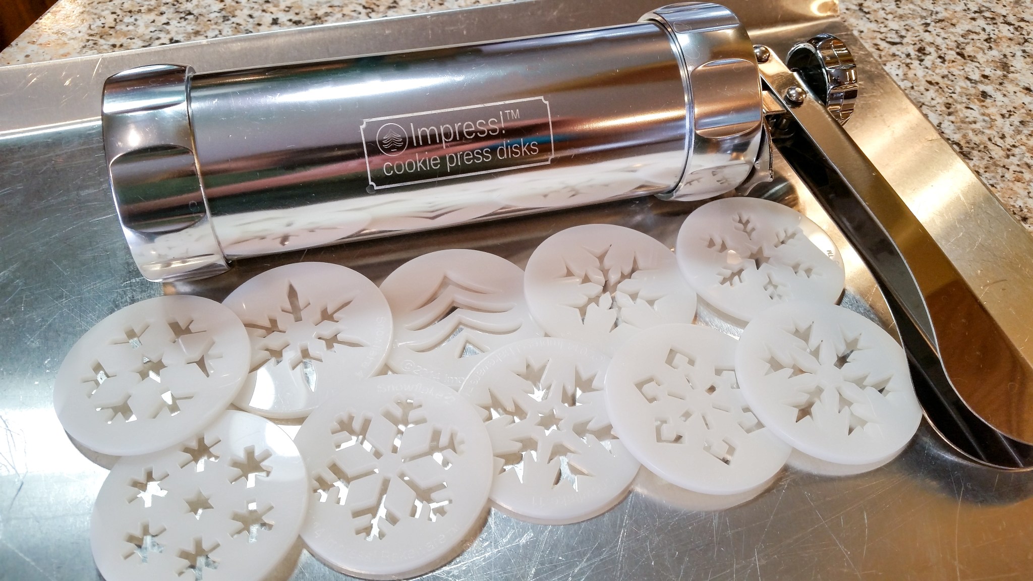 “Oreo” Inspired Snowflakes and Christmas Tree Spritz Cookies- Mint ...